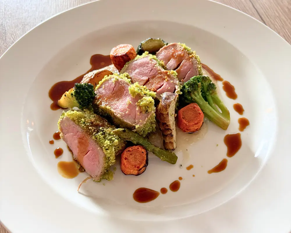 Pizzeria Giovanni - vepřová panenka v bylinkové krustě